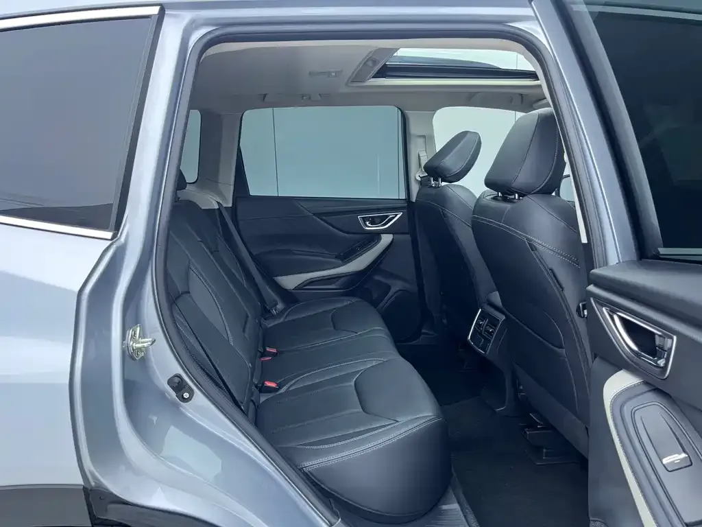Subaru Forester — фото 8