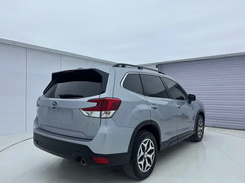 Subaru Forester — фото 6