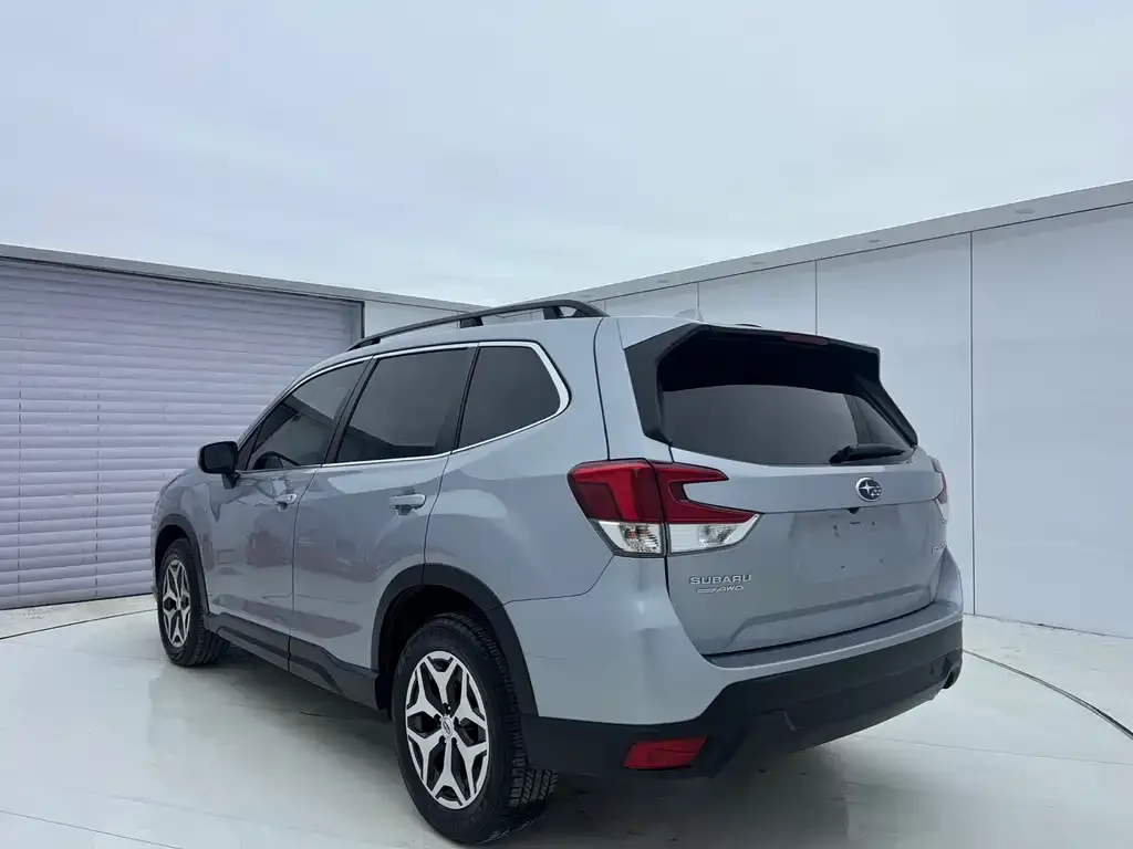 Subaru Forester — фото 7