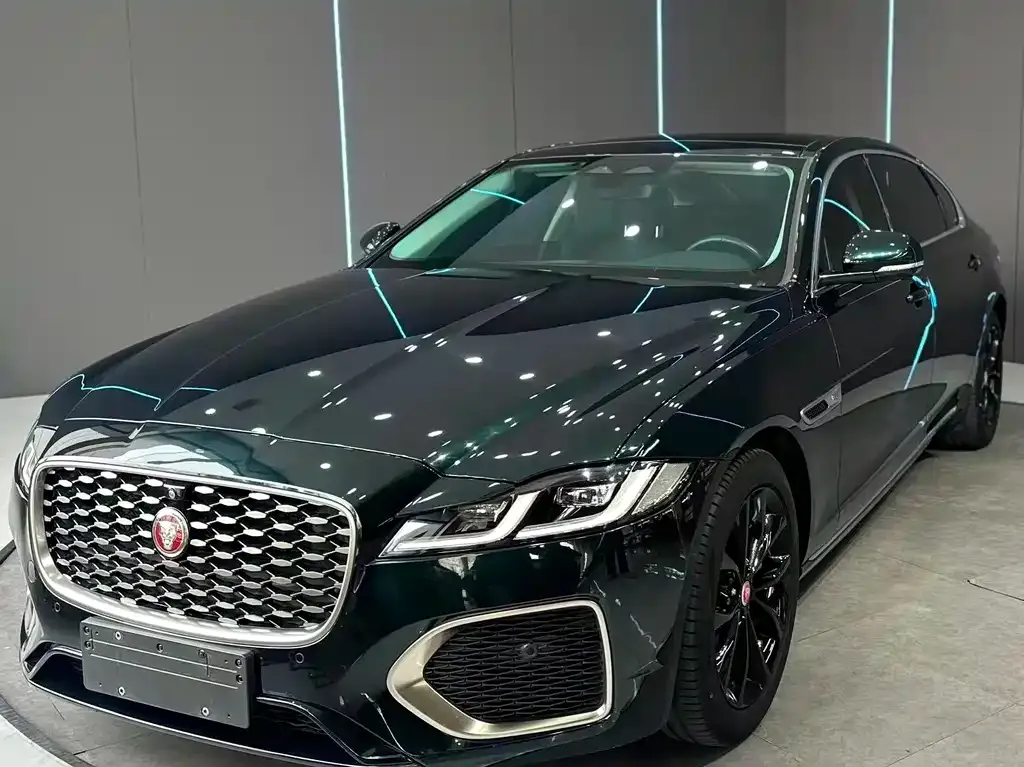Jaguar XFL — фото 1