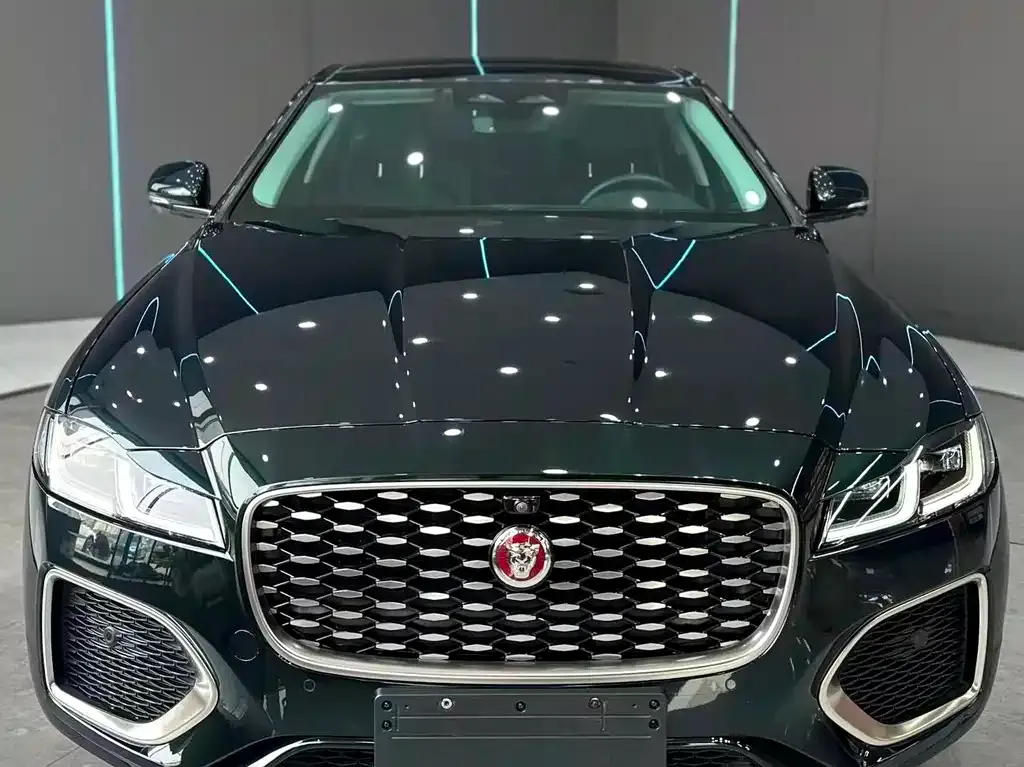 Jaguar XFL — фото 10