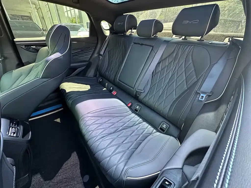BYD Seal — фото 2