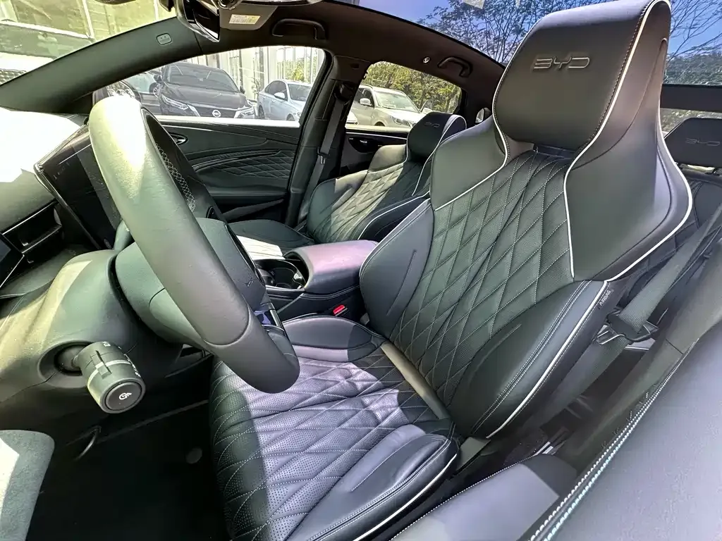 BYD Seal — фото 7