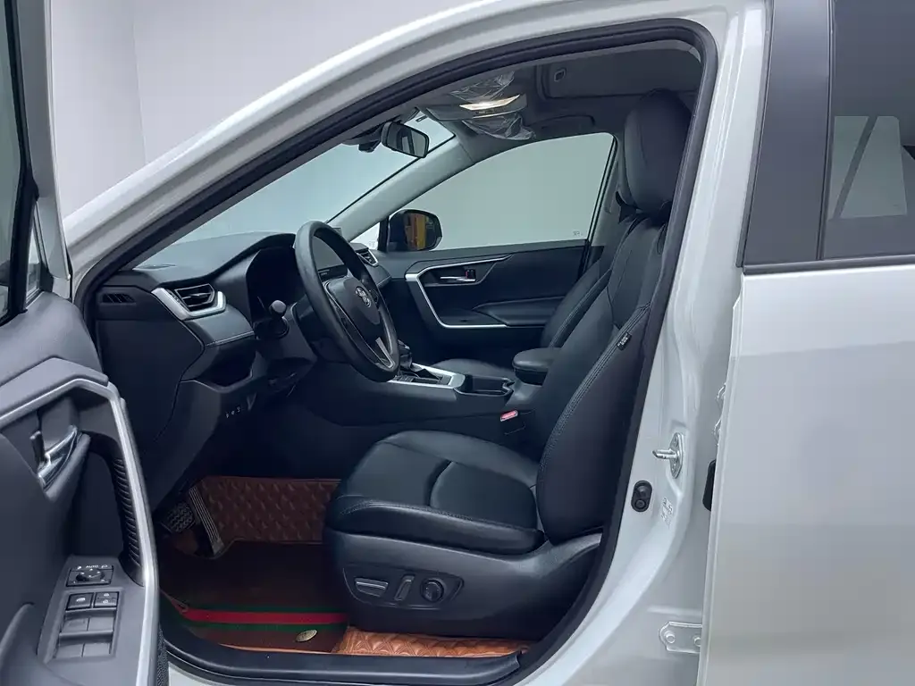 Toyota RAV4 2024 из CN, фото 8