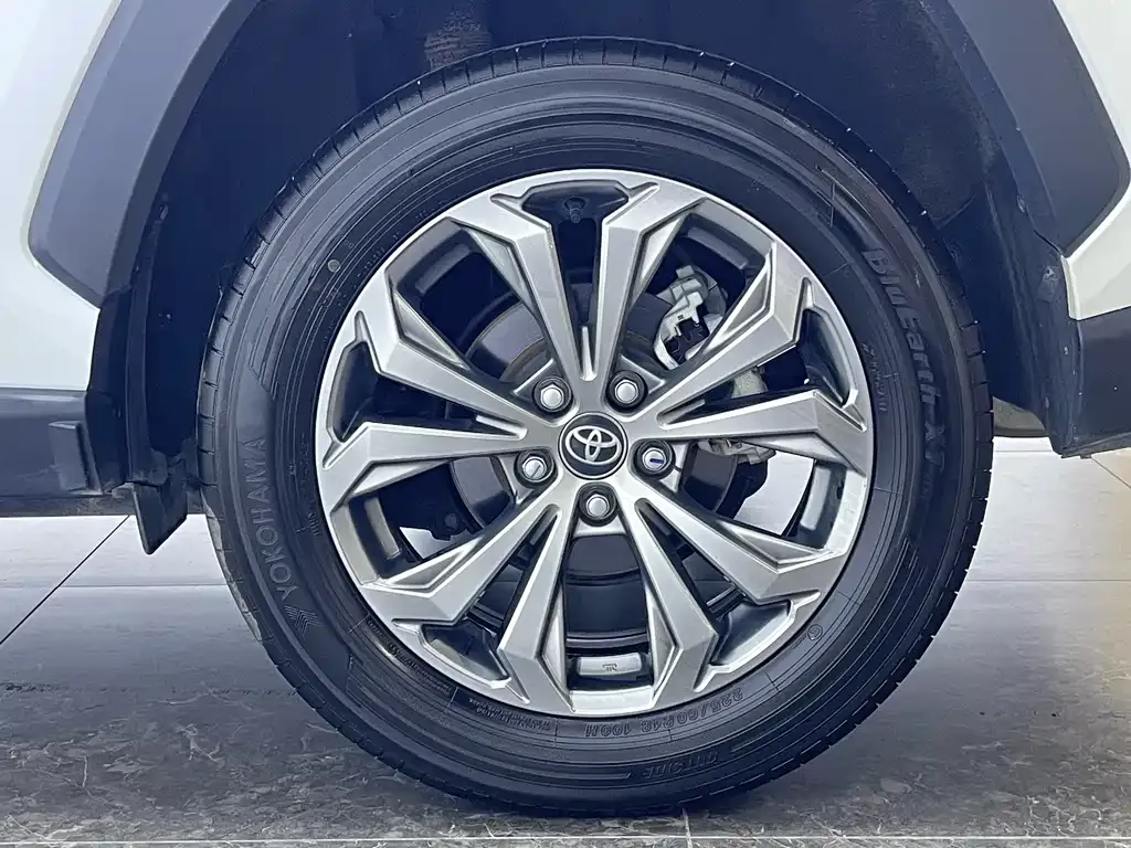 Toyota RAV4 2024 из CN, фото 5