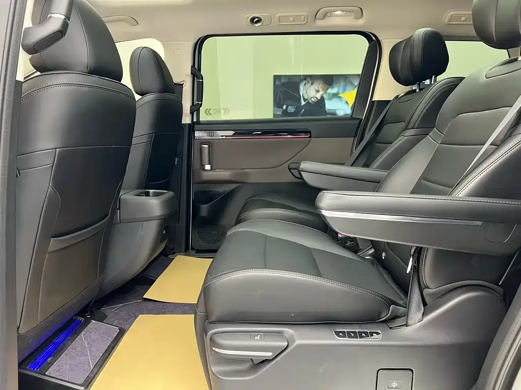 GAC Motor E8 Hybrid 2024 из CN, фото 7