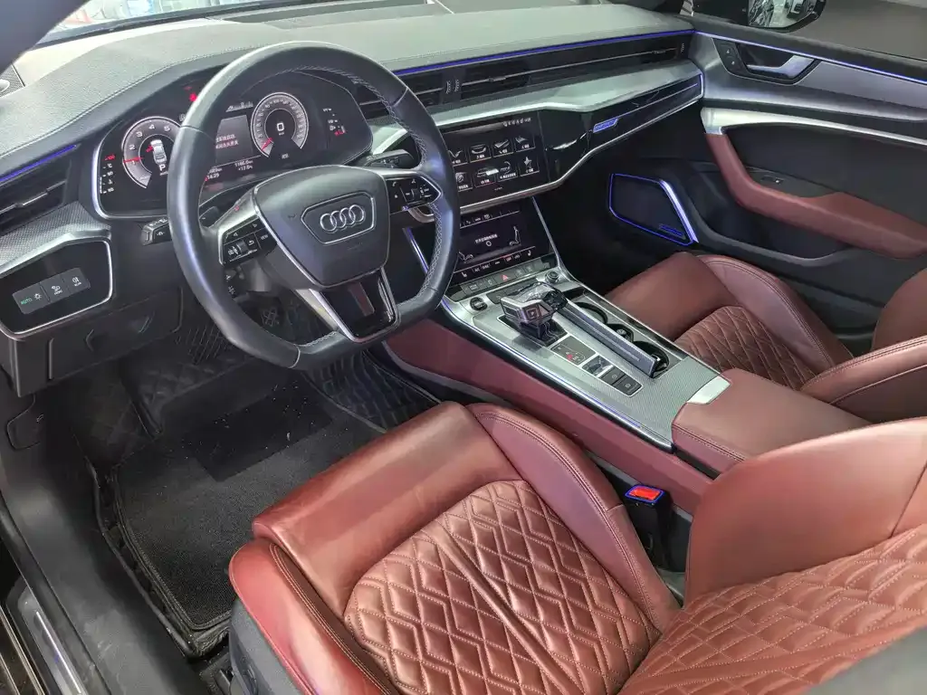 Audi A7L — фото 10