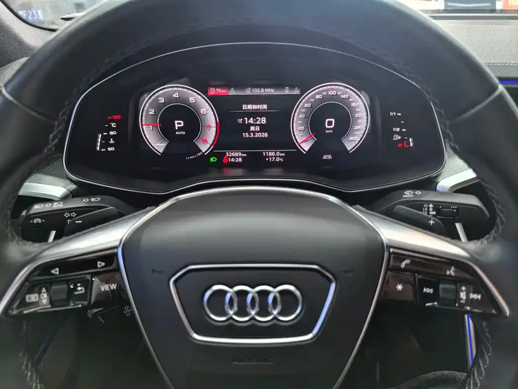 Audi A7L — фото 6