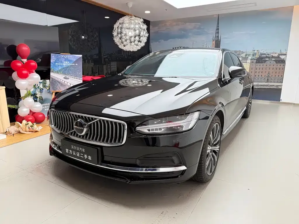Volvo S90 — фото 1