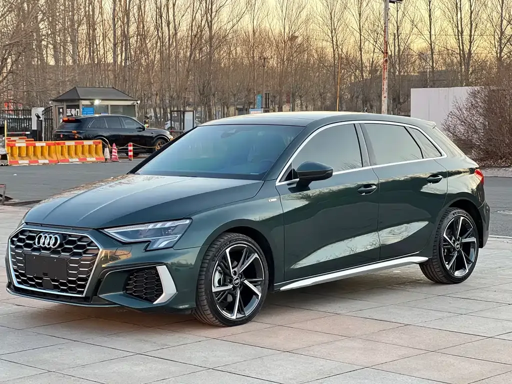 Audi A3 — фото 1