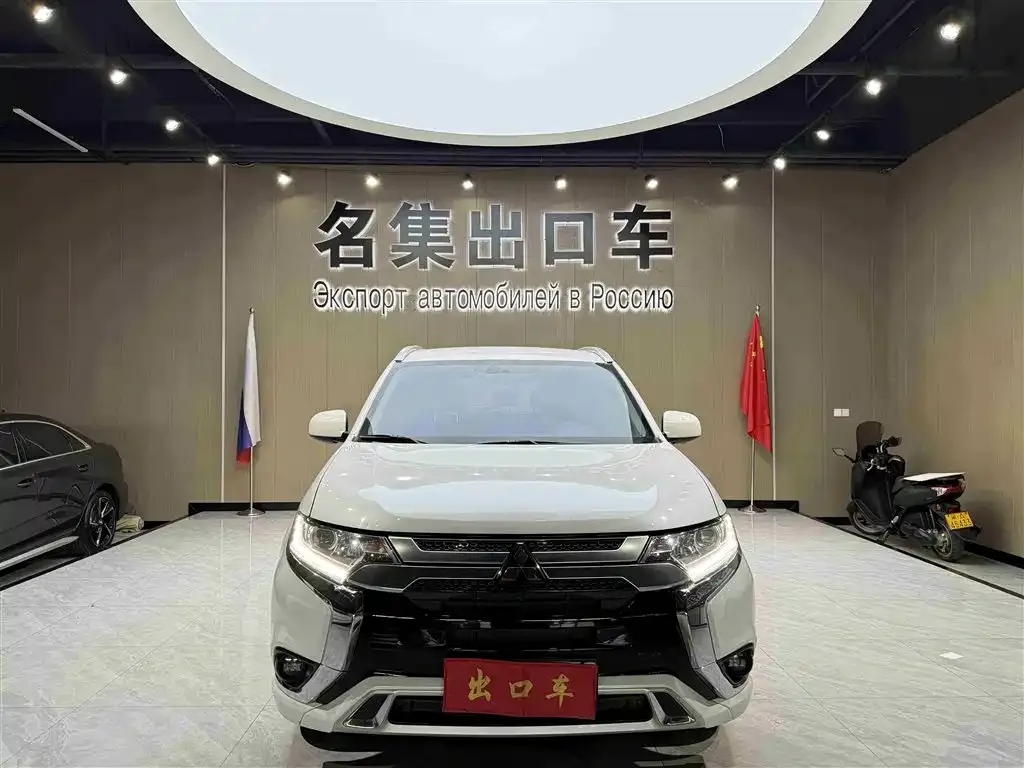 Mitsubishi Outlander — фото 2