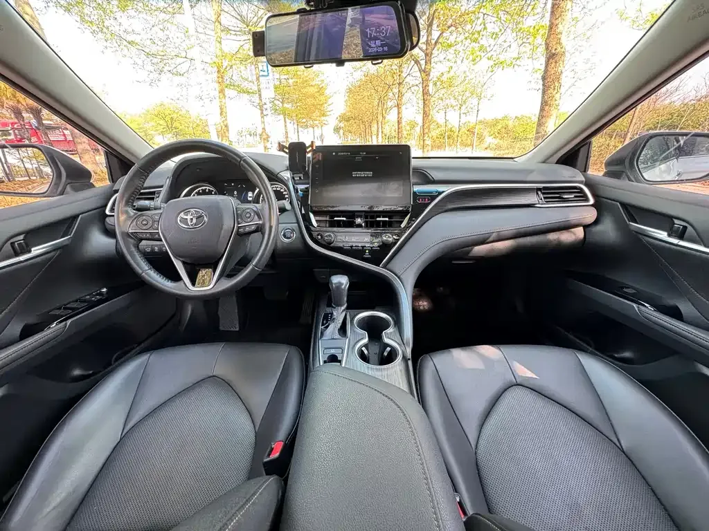 Toyota Camry 2022 из CN, фото 2