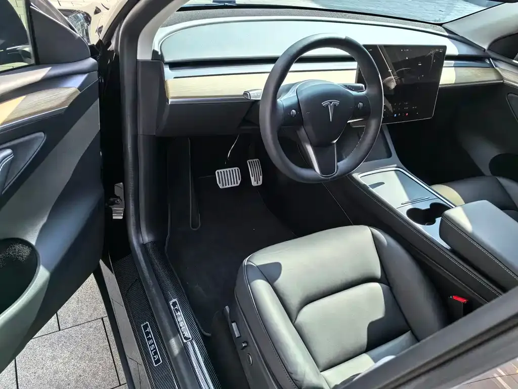 Tesla Model Y 2022 из CN, фото 3