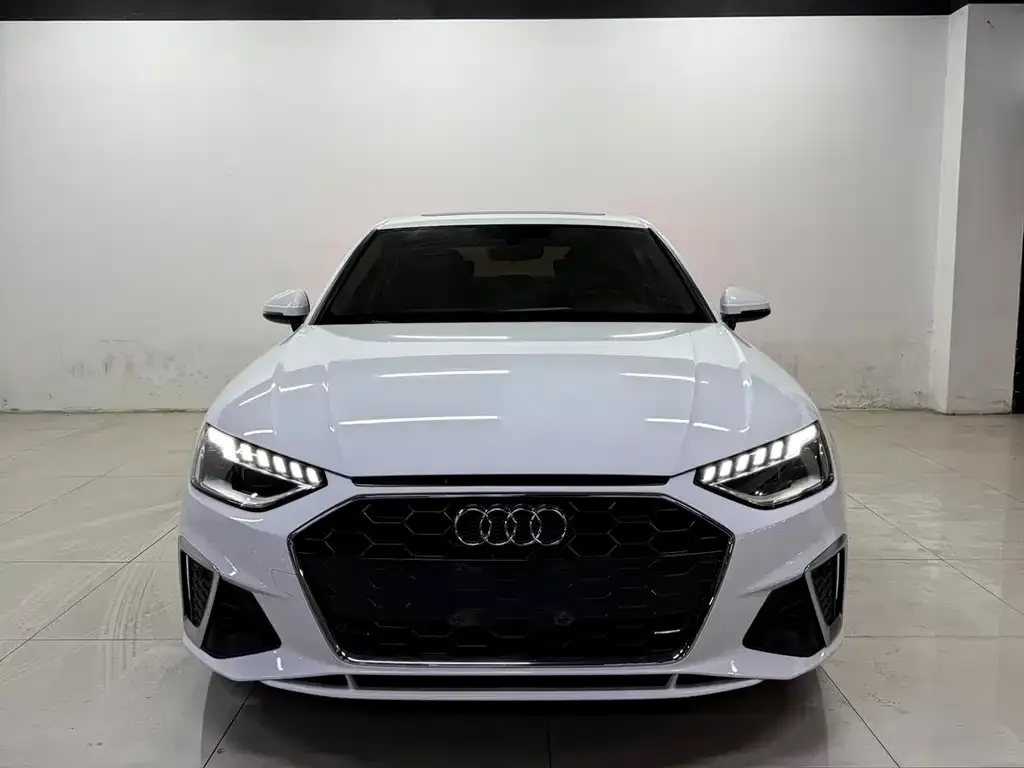 Audi A4L 2021 из CN, фото 3