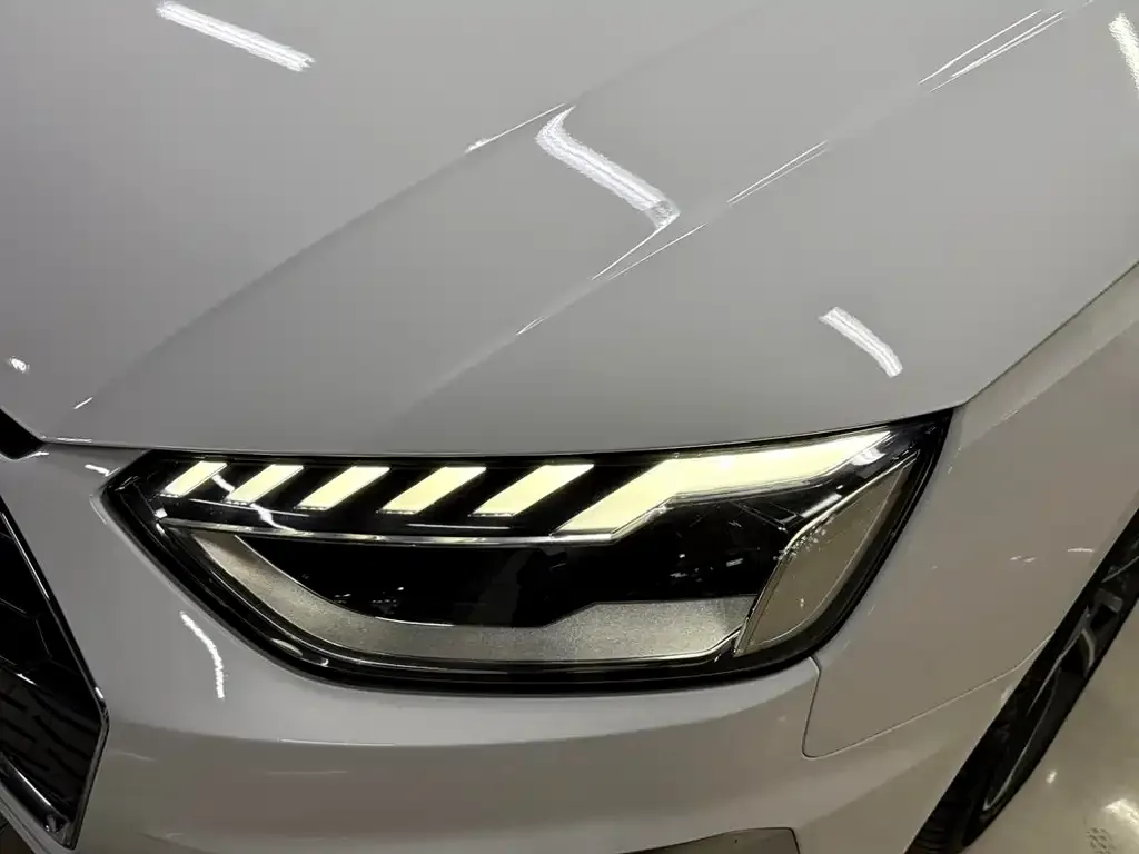 Audi A4L 2021 из CN, фото 10