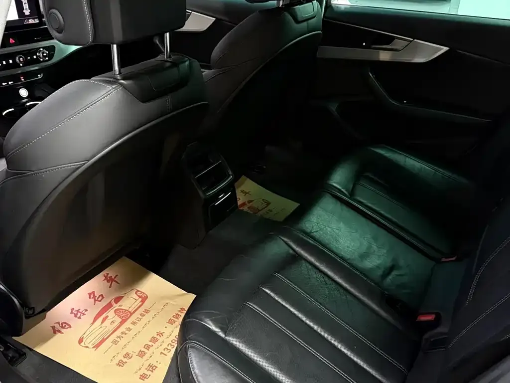 Audi A4L 2021 из CN, фото 9