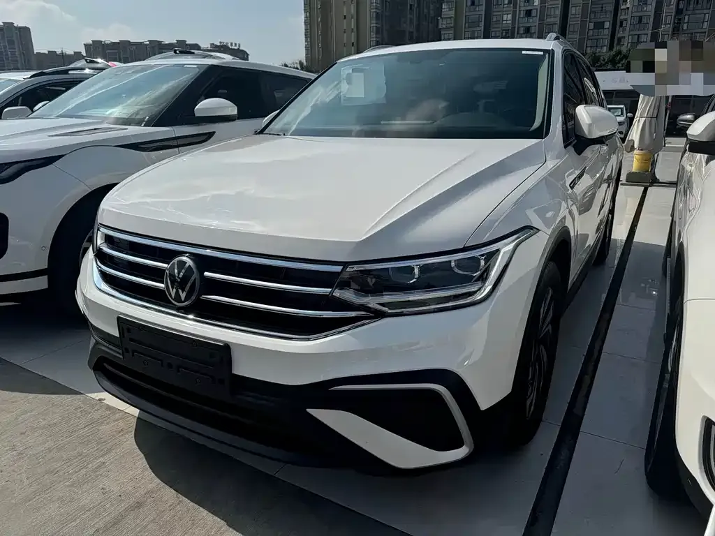 Volkswagen Tiguan L 2022 из CN, фото 1