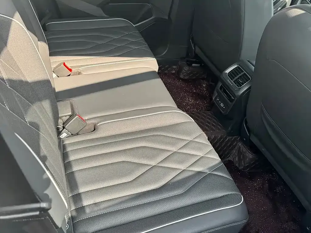 Volkswagen Tiguan L 2022 из CN, фото 3