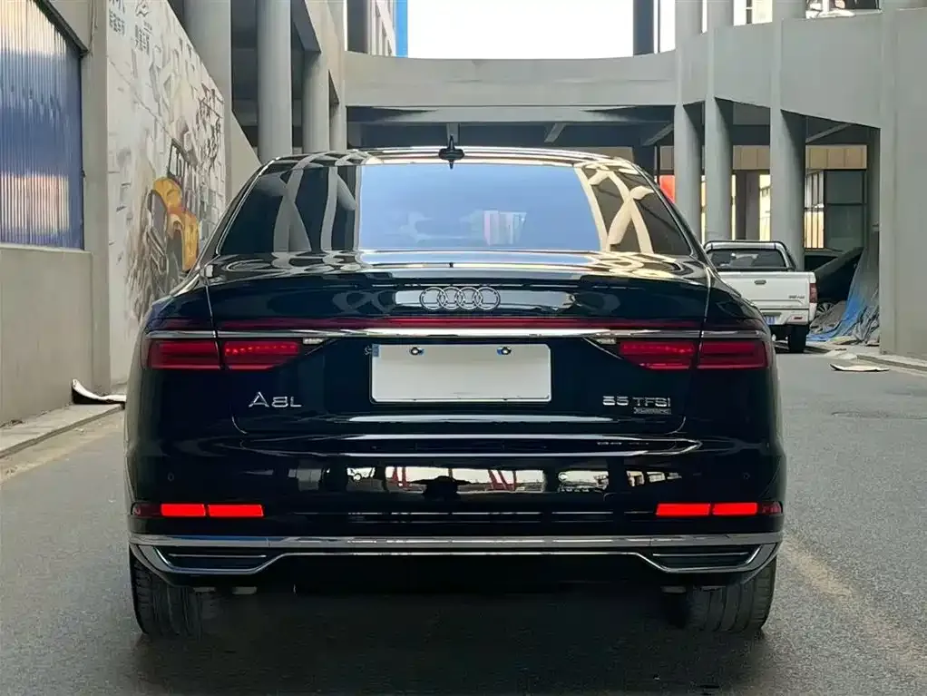 Audi A8 2022 из CN, фото 3