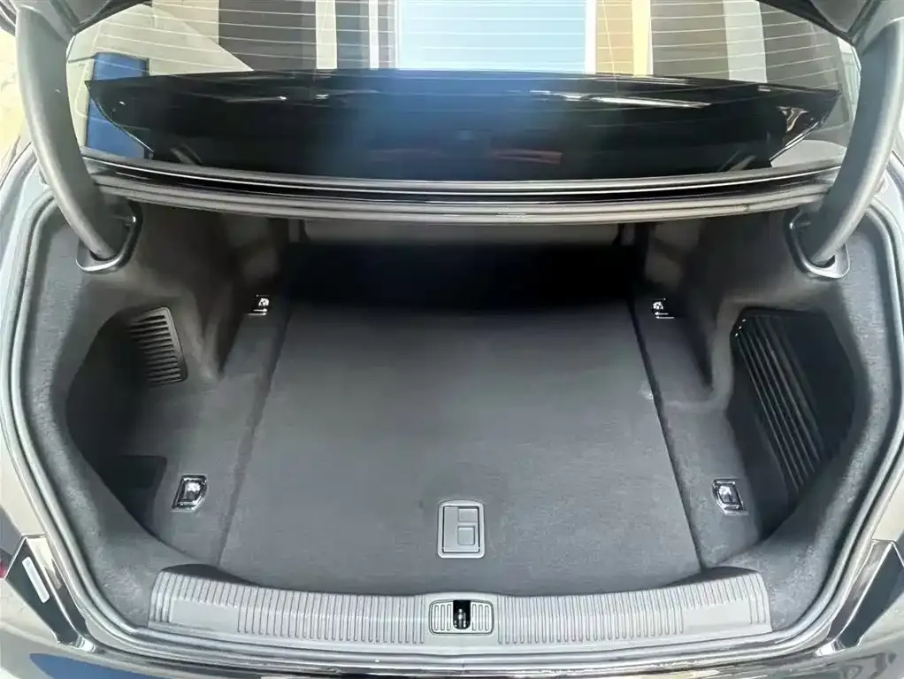 Audi A8 2022 из CN, фото 5