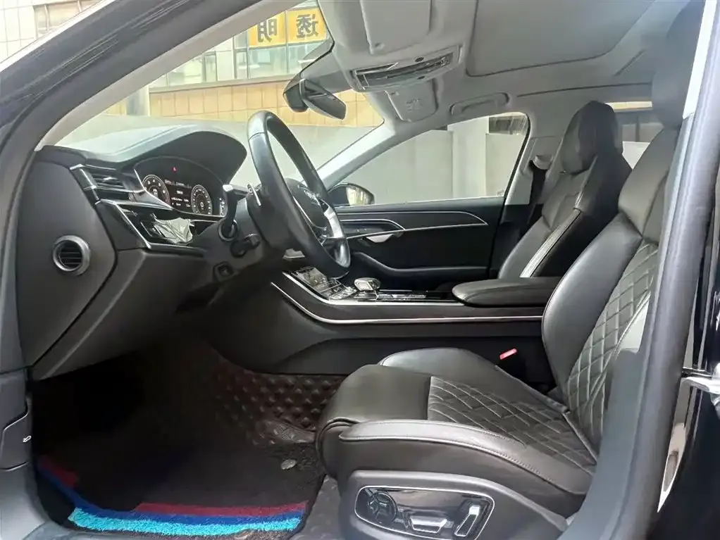 Audi A8 2022 из CN, фото 4