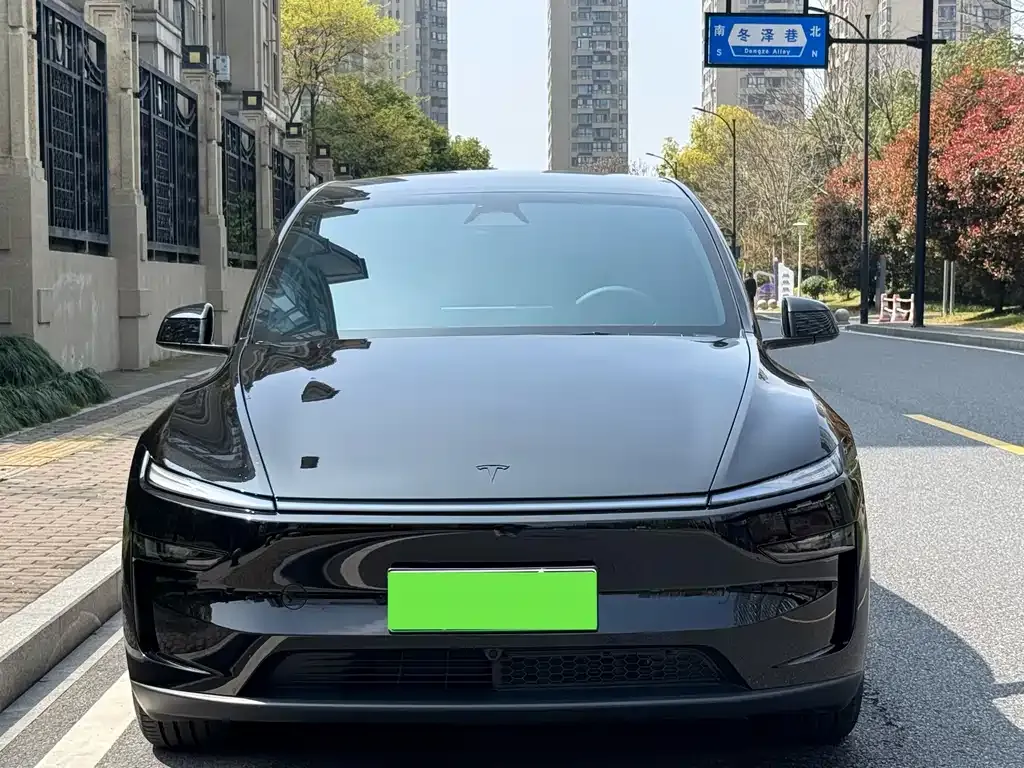 Tesla Model Y L — фото 6