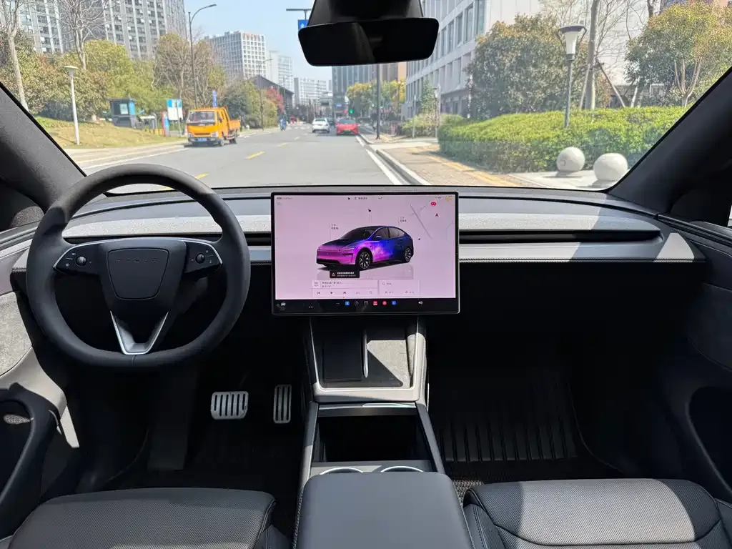 Tesla Model Y L — фото 3