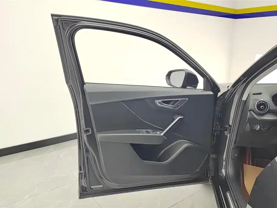 Audi Q2L 2021 из CN, фото 6