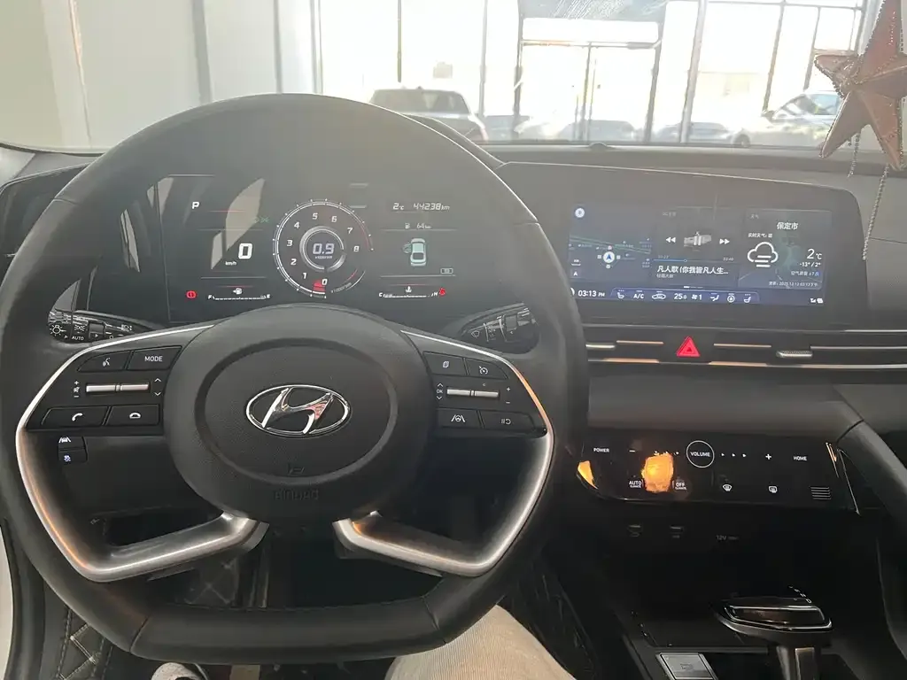 Hyundai Elantra 2023 из CN, фото 10
