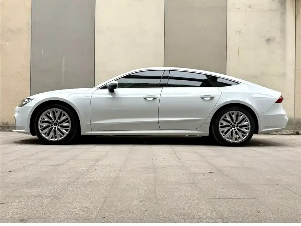 Audi A7 2021 из CN, фото 4