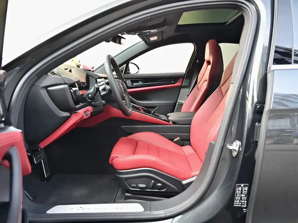 Porsche Panamera 2025 из CN, фото 8
