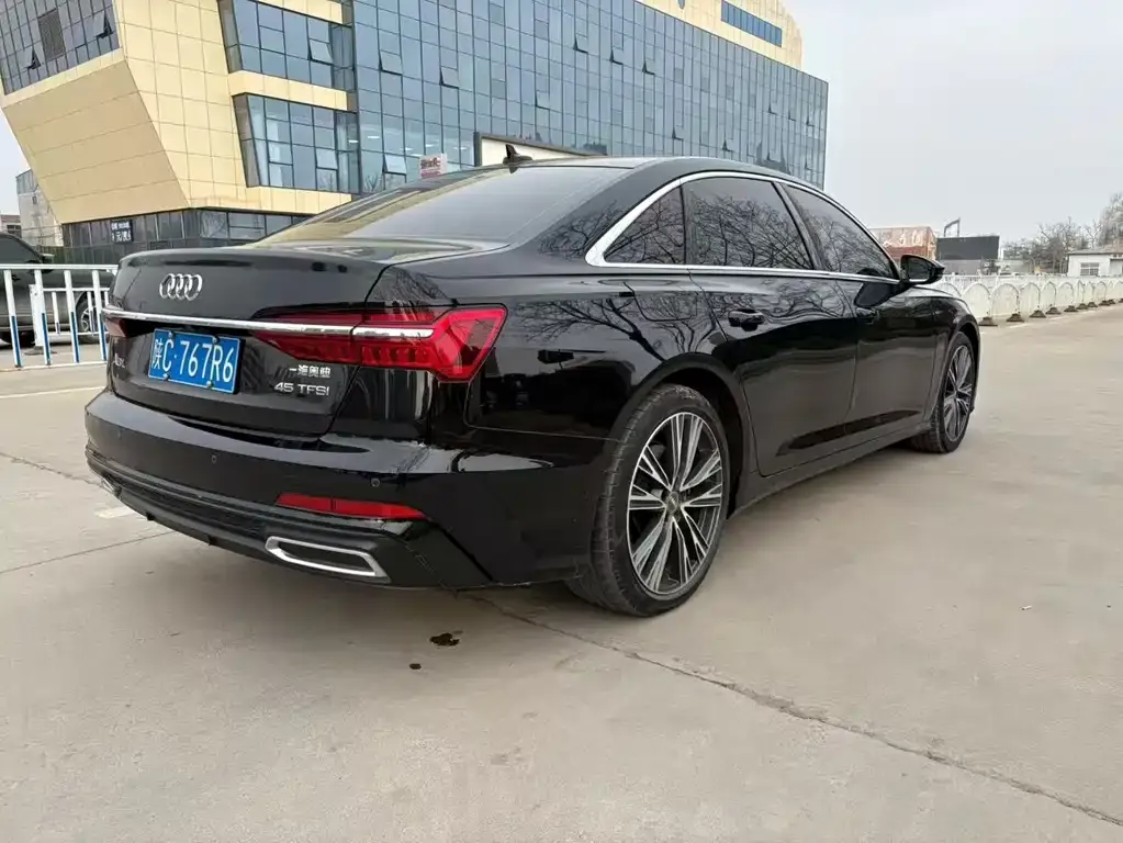Audi A6L 2022 из CN, фото 6