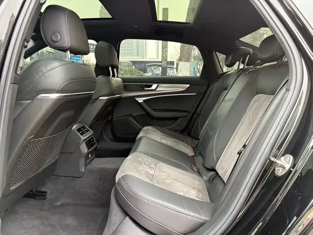 Audi A6L 2022 из CN, фото 3