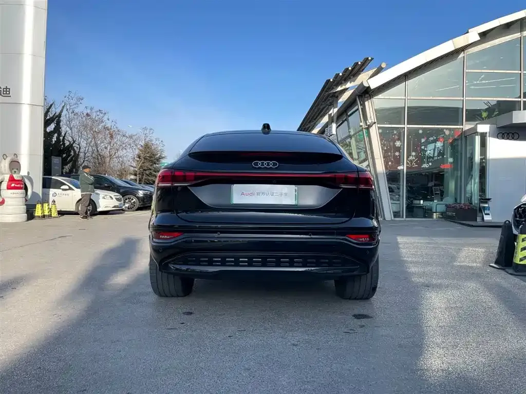 Audi Q6L Sportback e-tron 2025 из CN, фото 6