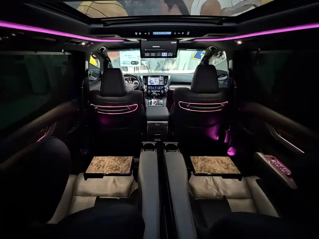 Toyota Vellfire 2023 из CN, фото 5