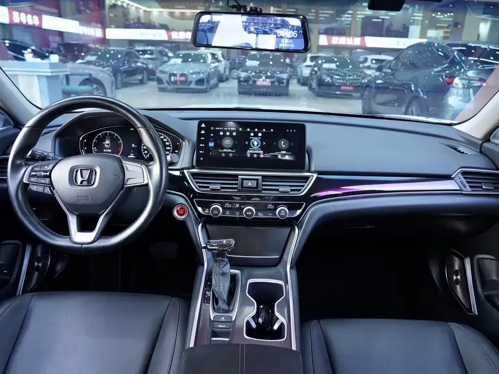 Honda Accord — фото 9