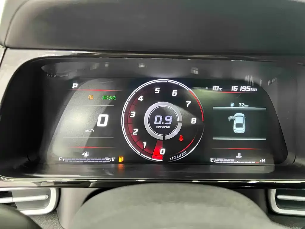 Hyundai Elantra 2022 из CN, фото 2