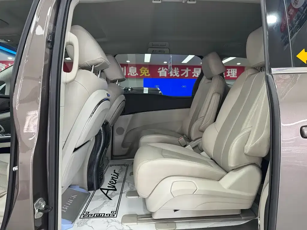 Buick GL8 2025 из CN, фото 2