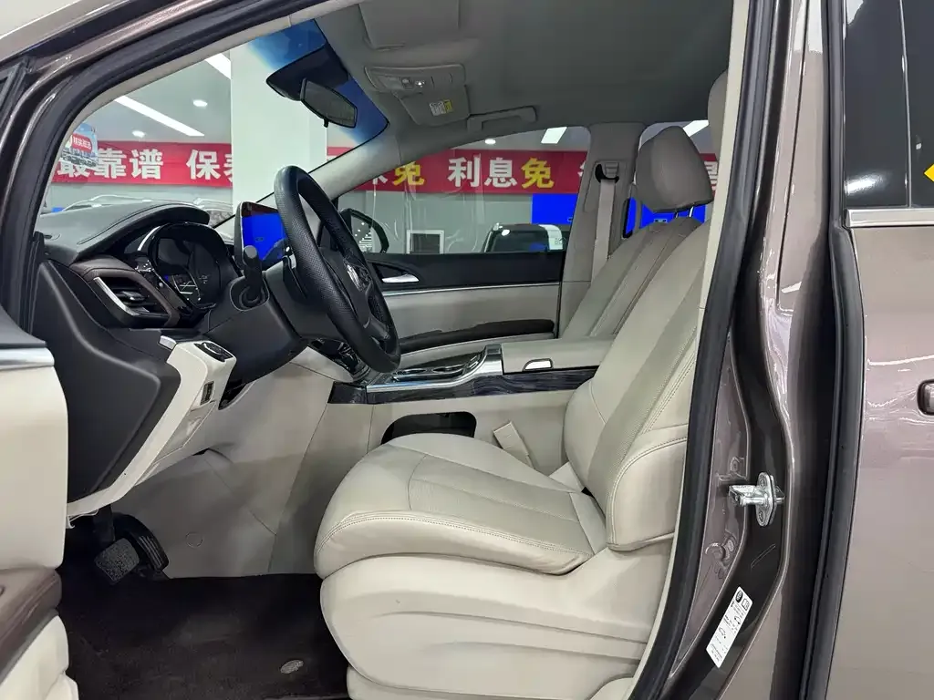 Buick GL8 2025 из CN, фото 10