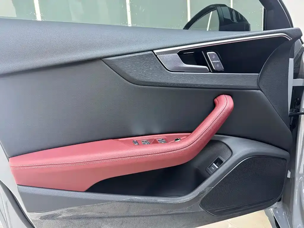 Audi A4L 2025 из CN, фото 9