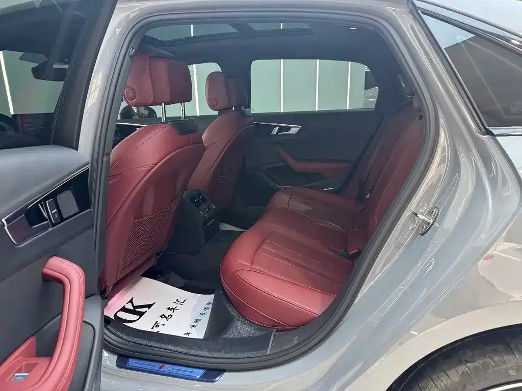 Audi A4L 2025 из CN, фото 8