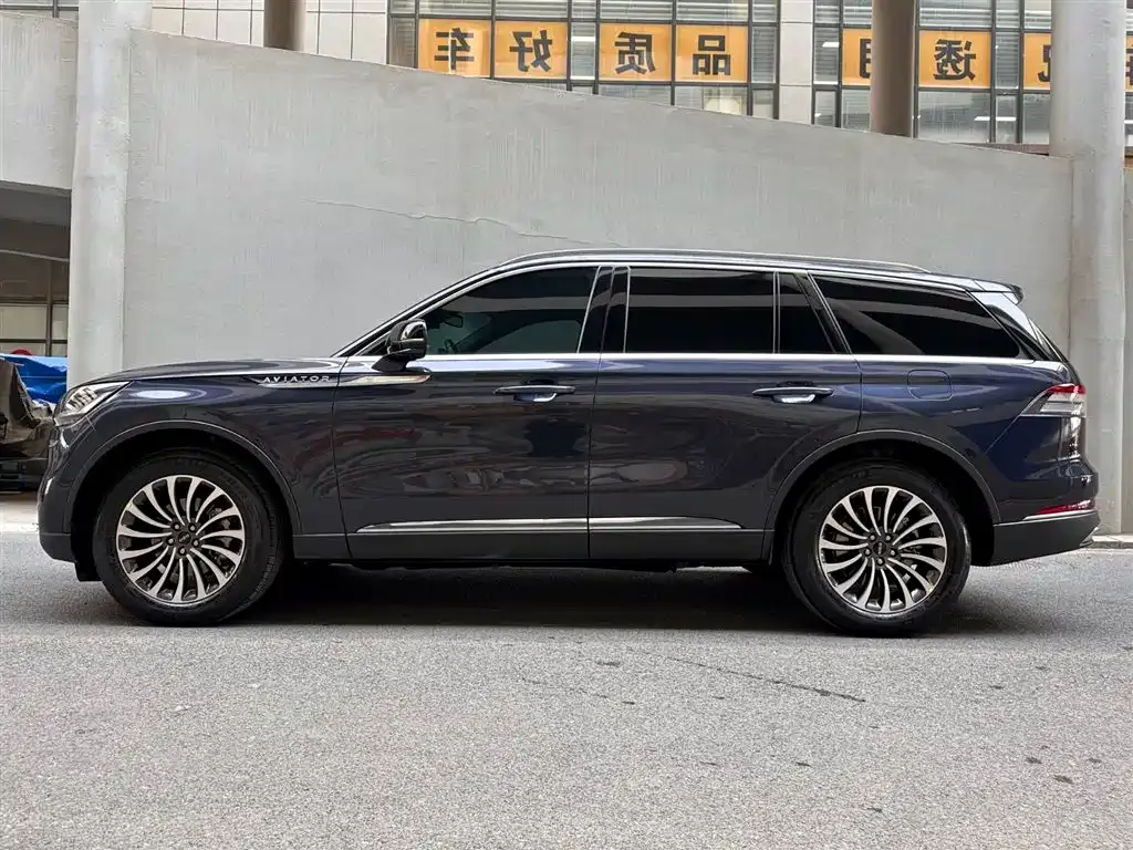 Lincoln Aviator 2023 из CN, фото 8