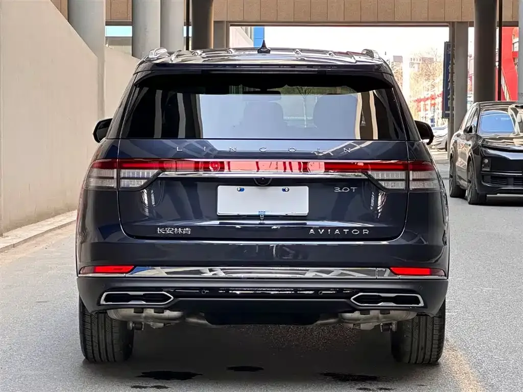 Lincoln Aviator 2023 из CN, фото 2