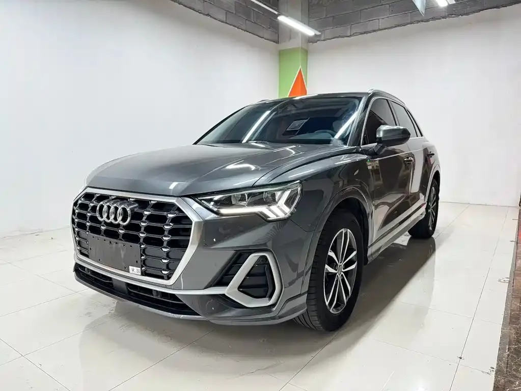 Audi Q3 — фото 1