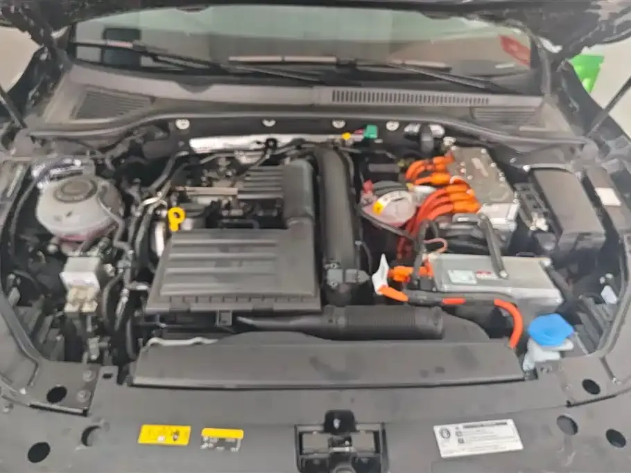 Volkswagen Passat New Energy — фото 9