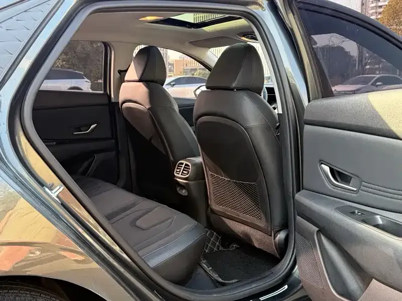 Hyundai Elantra 2024 из CN, фото 4