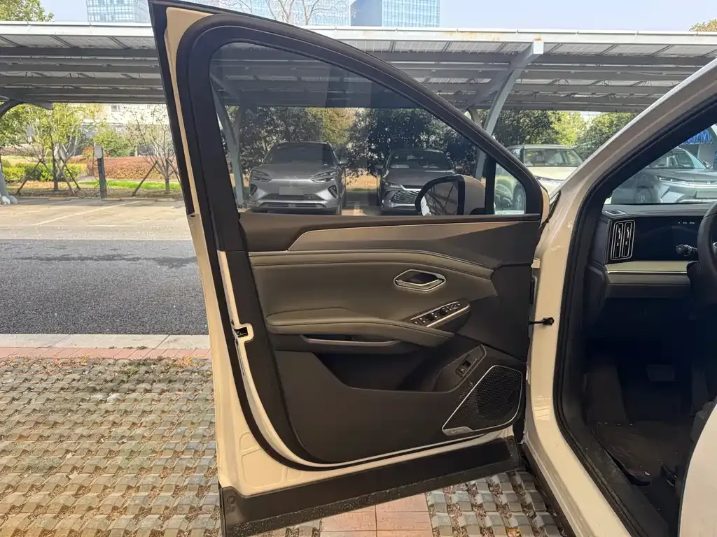 BYD L DM-i 2025 из CN, фото 5