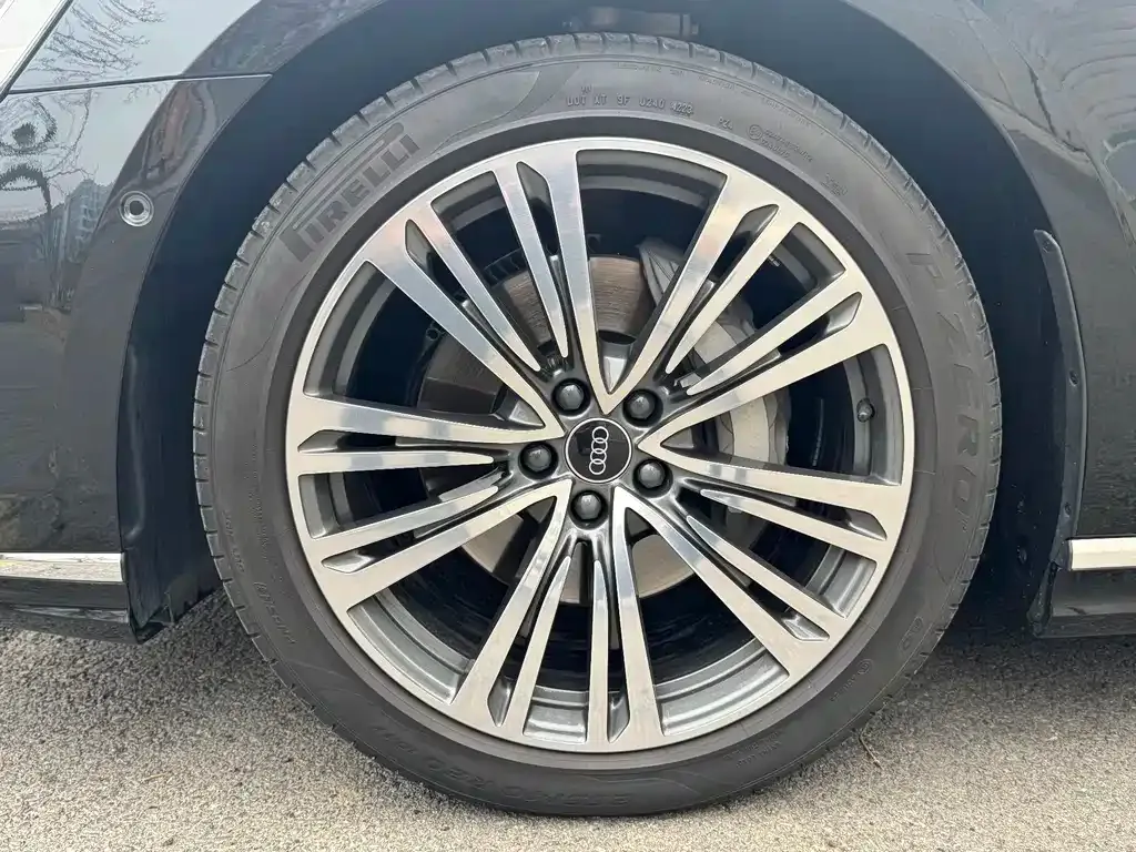 Audi A8 2024 из CN, фото 6
