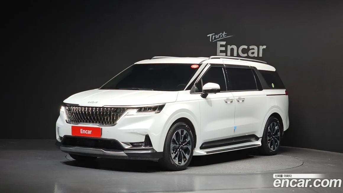 Kia Carnival — фото 1