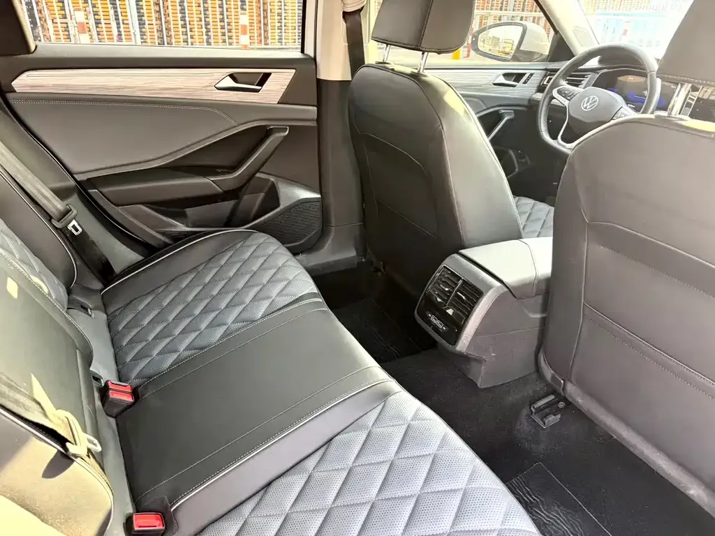 Volkswagen Sagitar 2023 из CN, фото 2
